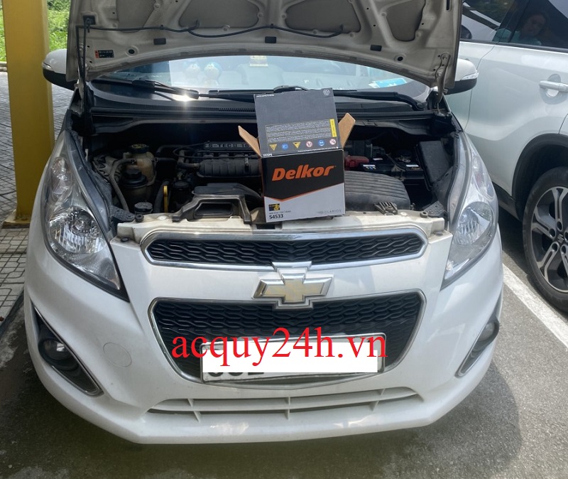Thay ắc quy Chevrolet Spark tại nhà
