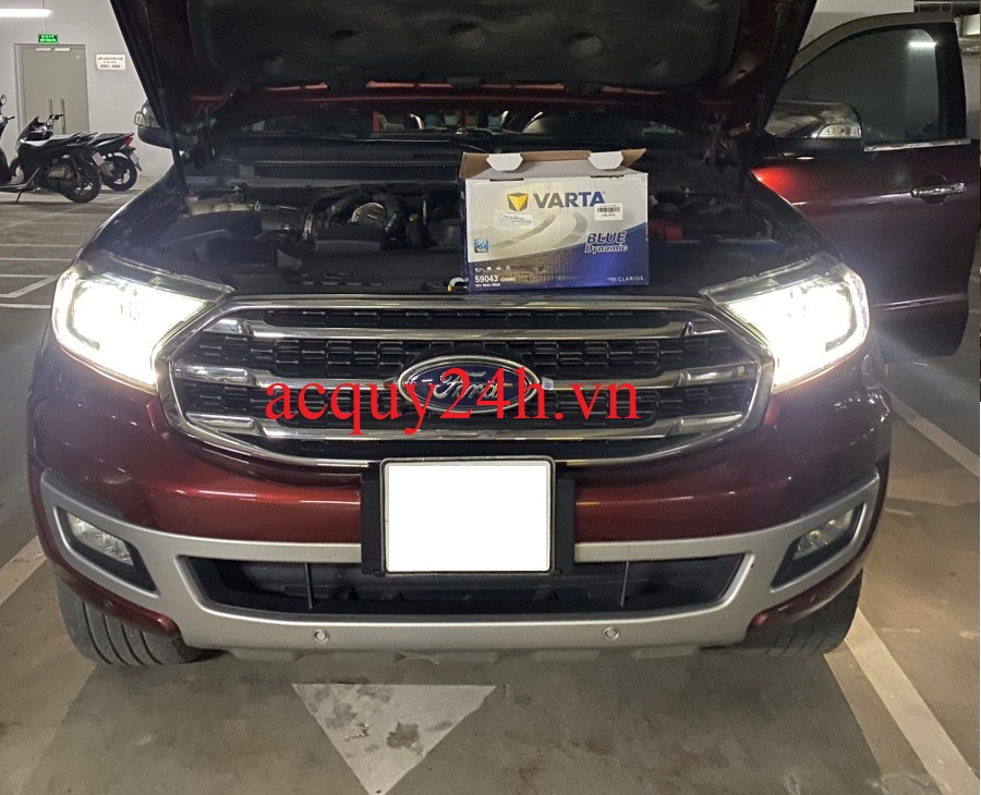 Thay ắc quy Varta cho Ford Everest