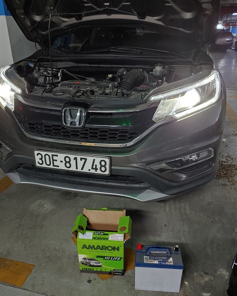 Thay ắc quy Amaron 55B24LS cho Honda CRV