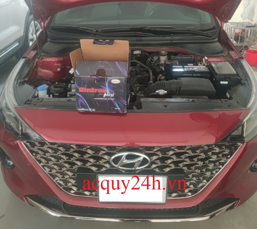 Thay bình ắc quy Emtrac cho Hyundai Accent