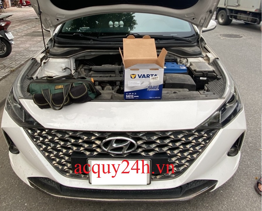 Thay ắc quy Varta DIN45 cho hyundai Accent