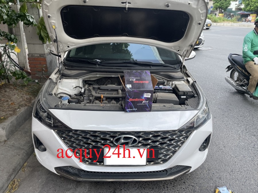 Thay bình ắc quy Emtrac tốt nhất cho Hyundai Accent