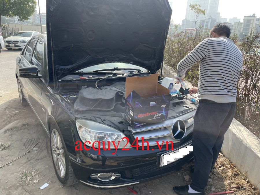 Thay ắc quy Emtrac DIN74 tốt nhất cho xe Mercedes C250