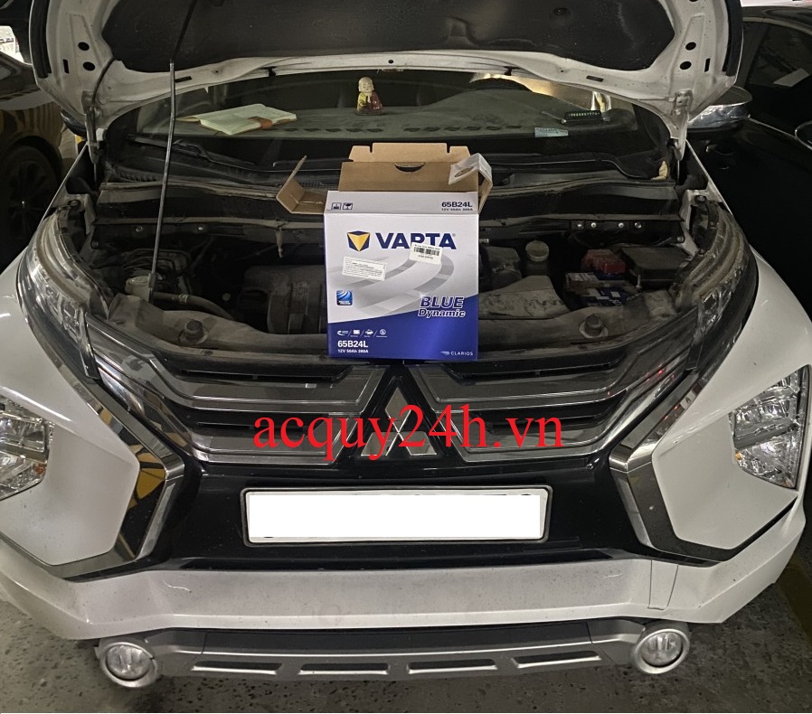 Thay bình ắc quy Varta cho xe Mitsubishi Xpander