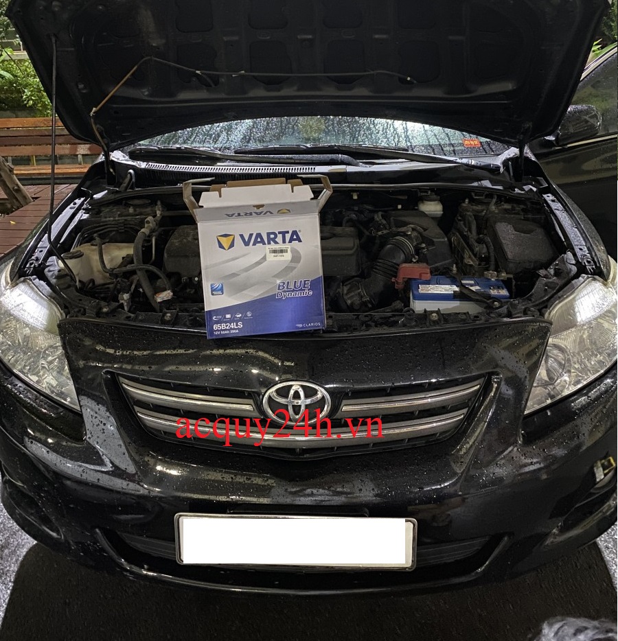 Bình ắc quy Varta 65B24LS thay cho Toyota Altis