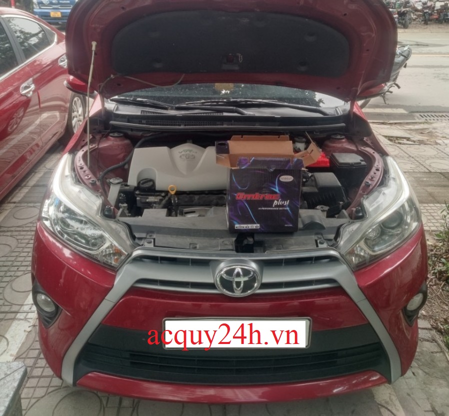 Thay bình ắc quy Emtrac 55B24LS tốt nhất cho Toyota Yaris