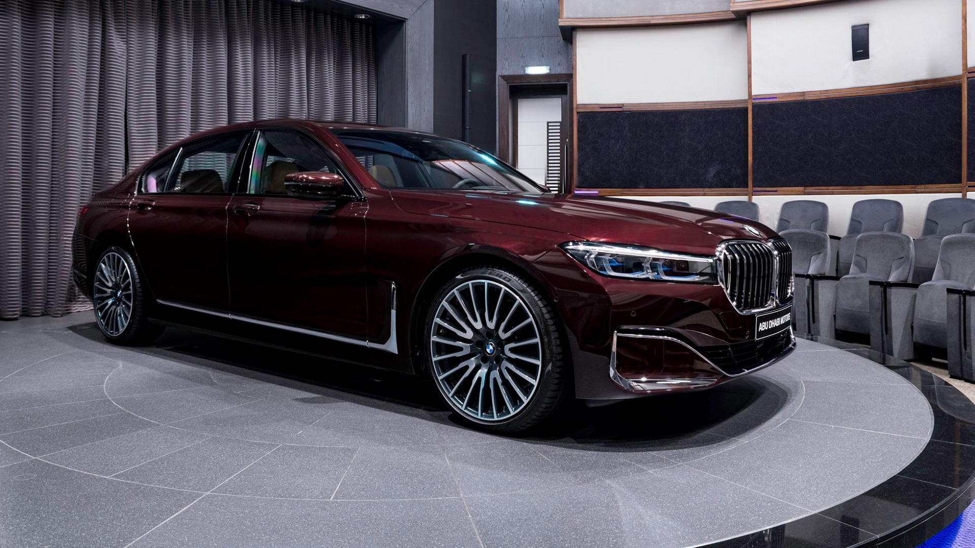 thay thế ắc quy cho xe BMW 750i