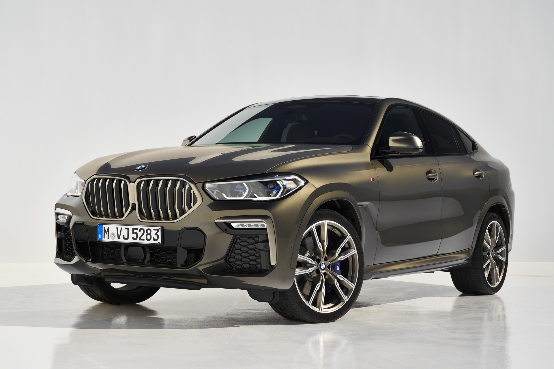 thay ắc quy cho xe BMW X6