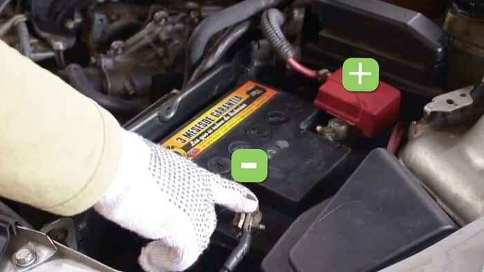 Hướng dẫn thay ắc quy xe Nissan Qashqai